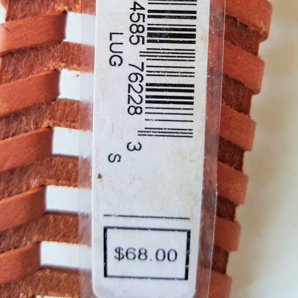 NWT Vince Camuto leather belt size S/M - Picture 3 of 4